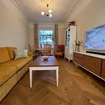 Spacious & Stylish Apartment In City Center
